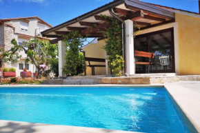 Гостиница Rustic house with private swimming pool  Пула